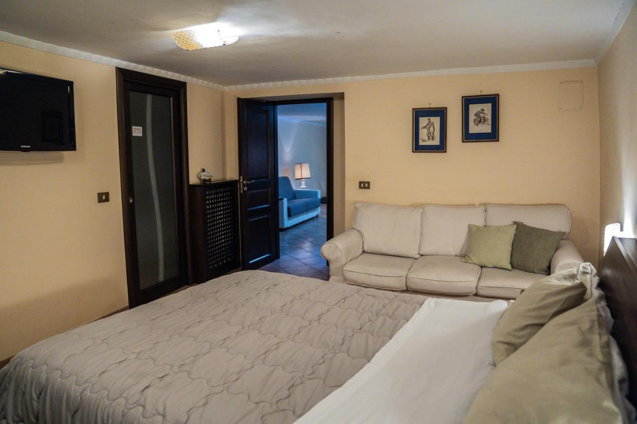Domus Ugo Apartment Napoli Exterior foto