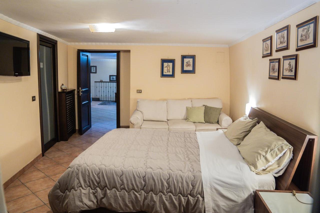 Domus Ugo Apartment Napoli Exterior foto