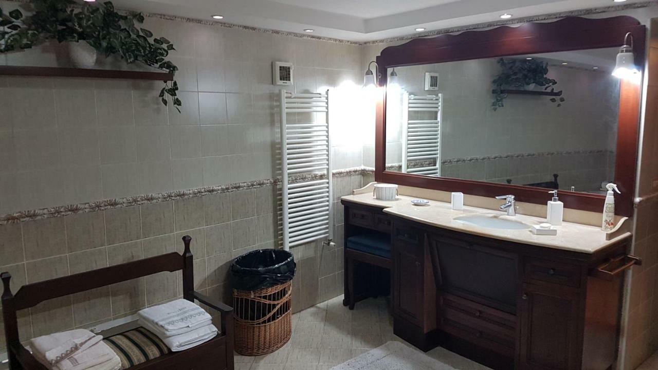 Domus Ugo Apartment Napoli Exterior foto